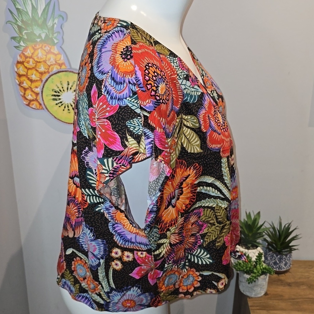 Torrid - Challis Dolman Tie Front Crop Top in Decorative Floral & Deep Black‌ - Picture 7 of 14